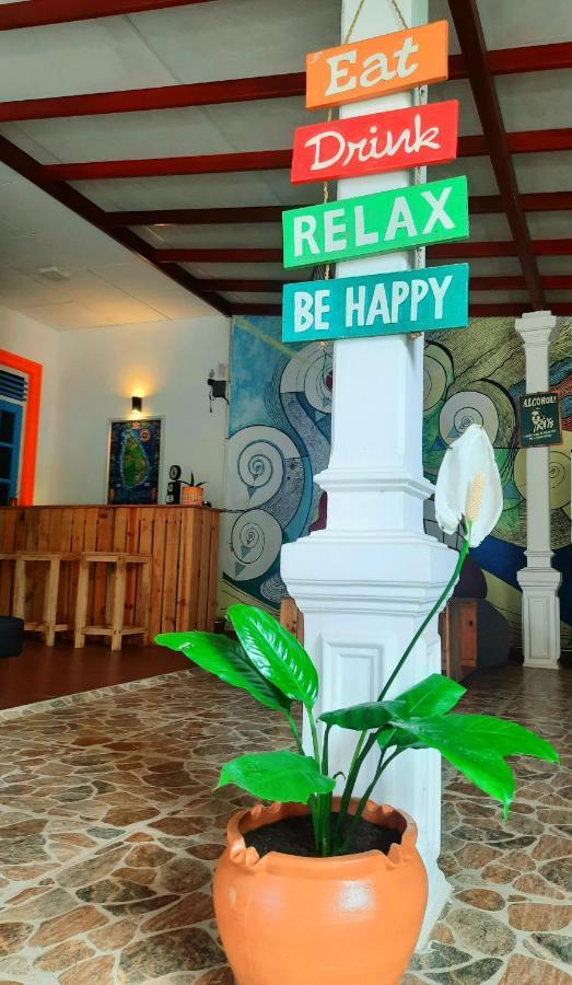 Vitamin Sea Hostel Inn Dikwella Eksteriør bilde